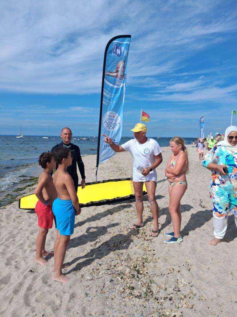 BEACH TOUR - Journée prévention des noyades à la Baule (44) 12 Les enfants de la Baule passent le diplôme SecuNage